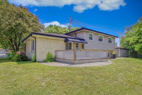 Tiny photo for 4034 Denley Avenue, Schiller Park, IL 60176 (MLS # 12424730)