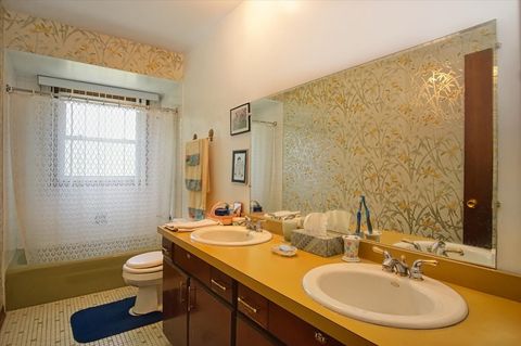 Tiny photo for 4034 Denley Avenue, Schiller Park, IL 60176 (MLS # 12424730)