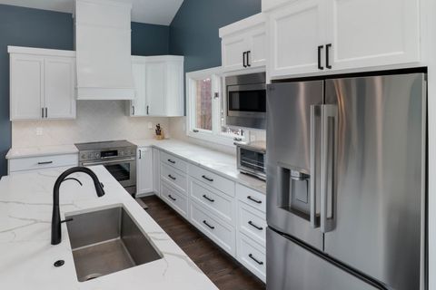 Tiny photo for 1908 Crimson Lane, Bloomington, IL 61704 (MLS # 12506927)