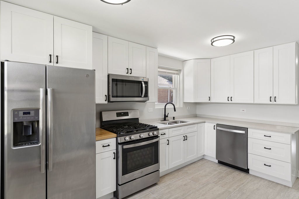 4150 W 83rd Street