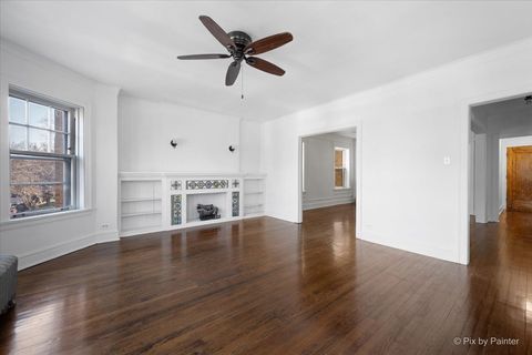 Tiny photo for 726 Hinman Avenue #2E, Evanston, IL 60202 (MLS # 12607185)