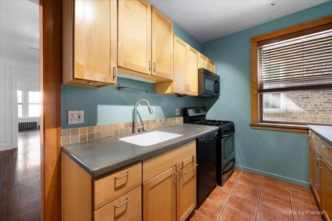 Tiny photo for 726 Hinman Avenue #2E, Evanston, IL 60202 (MLS # 12607185)