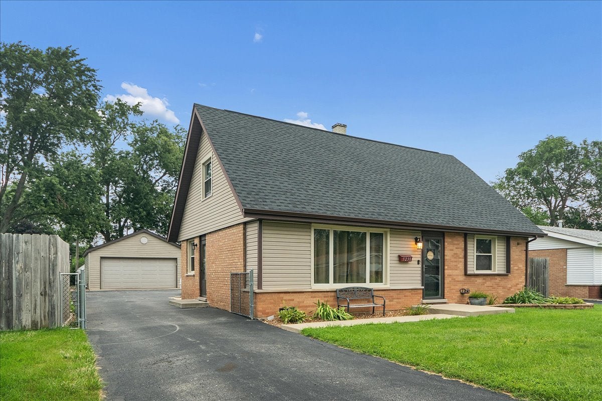 5230 Pleasant Lane