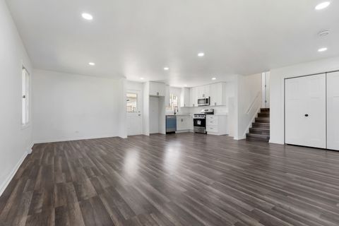 Tiny photo for 1750 W Woodland Avenue, Addison, IL 60101 (MLS # 12522348)