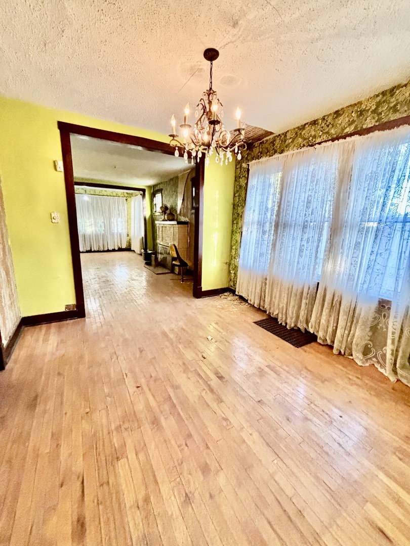 814 S Kilbourn Avenue