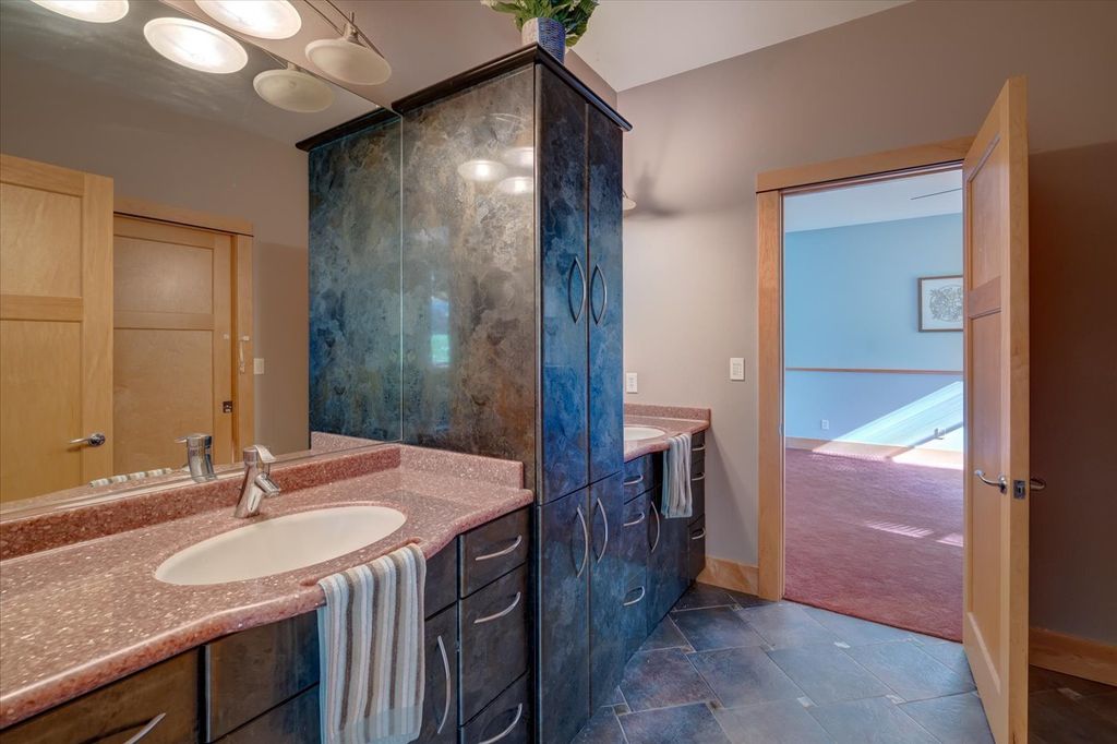 listing image 128