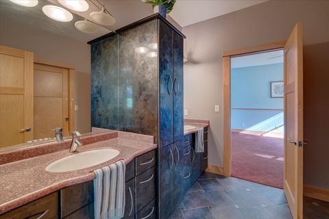 listing image 128
