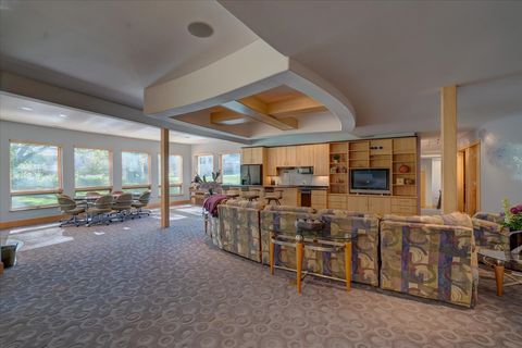 listing image 115