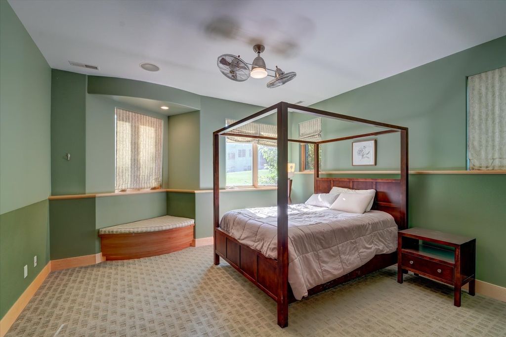 listing image 130