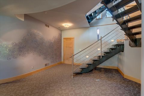 listing image 103