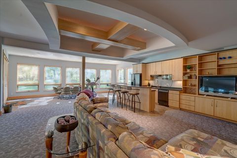 listing image 105