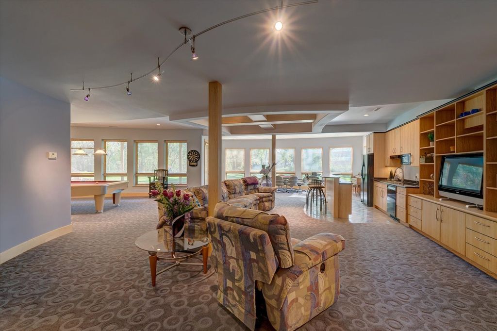listing image 104