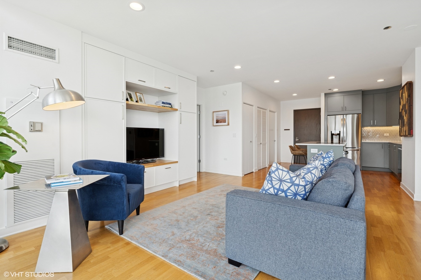 737 W Washington Boulevard 3306