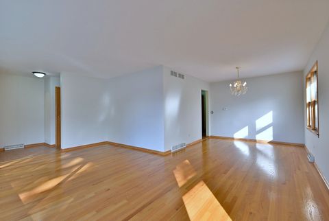 Tiny photo for 7350 W Argyle Street, Harwood Heights, IL 60706 (MLS # 12503910)