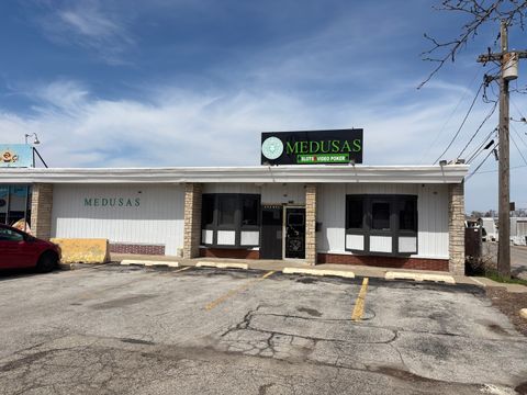 Photo of 4601 W Lake Street, Melrose Park, IL 60160 (MLS # 12614035)