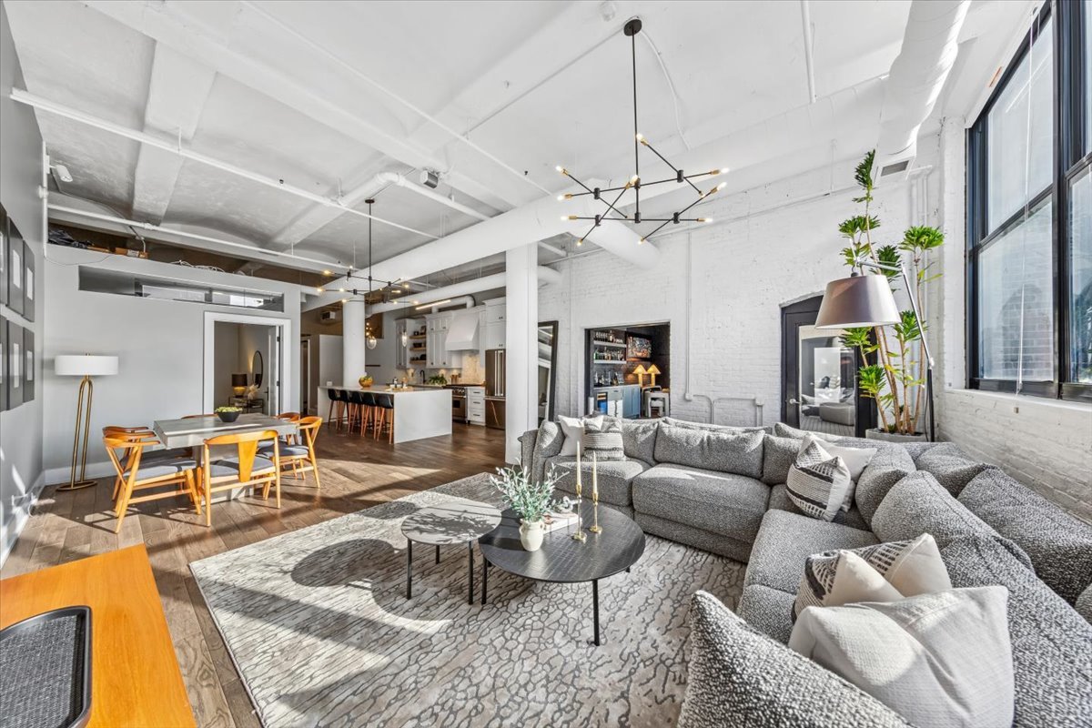 1000 W Washington Boulevard 406