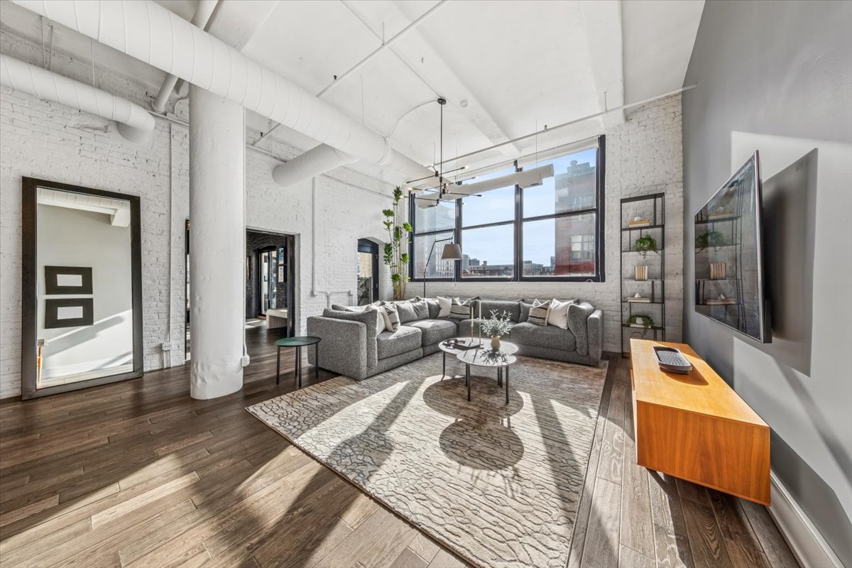 1000 W Washington Boulevard 406