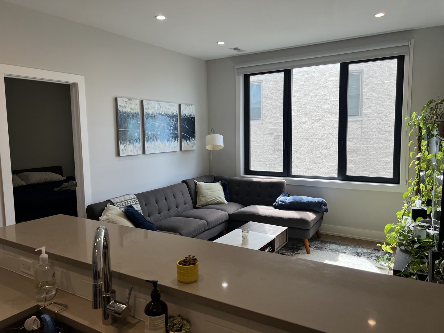 Chicago, Illinois 60647, United States, 2 Bedrooms Bedrooms, ,2 BathroomsBathrooms,Residential,Active,221367