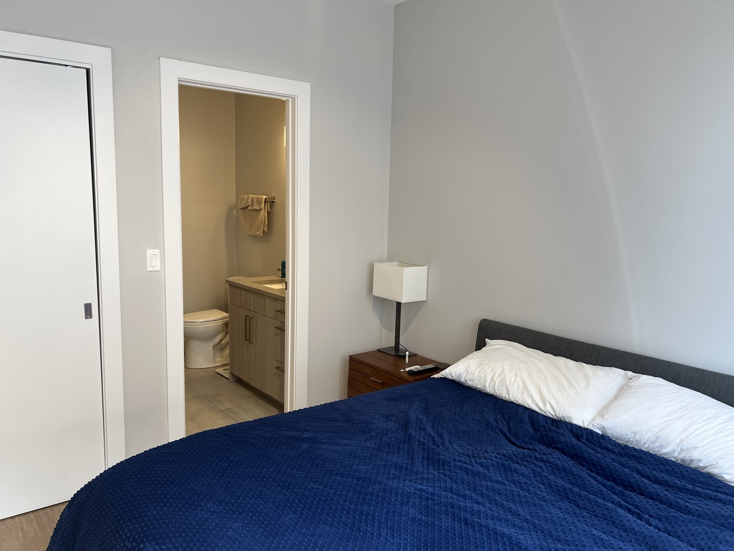 Chicago, Illinois 60647, United States, 2 Bedrooms Bedrooms, ,2 BathroomsBathrooms,Residential,Active,221367