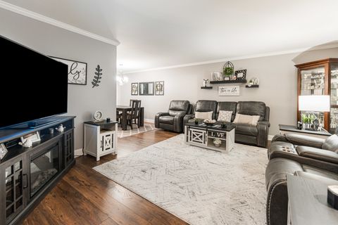 Tiny photo for 716 E Wilson Avenue, Lombard, IL 60148 (MLS # 12506025)