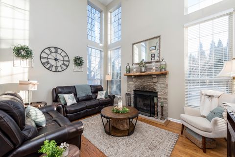 Tiny photo for 110 Lauralton Street, Lake Bluff, IL 60044 (MLS # 12554541)