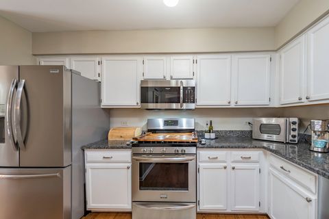 Tiny photo for 110 Lauralton Street, Lake Bluff, IL 60044 (MLS # 12554541)