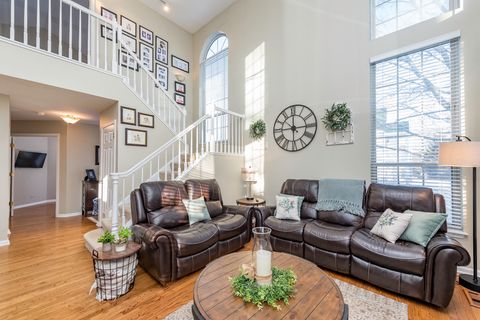 Tiny photo for 110 Lauralton Street, Lake Bluff, IL 60044 (MLS # 12554541)