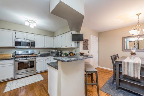 Tiny photo for 110 Lauralton Street, Lake Bluff, IL 60044 (MLS # 12554541)