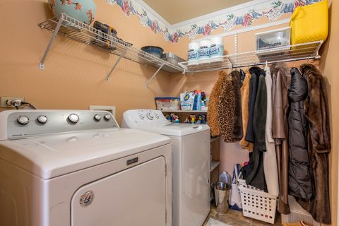 Tiny photo for 110 Lauralton Street, Lake Bluff, IL 60044 (MLS # 12554541)