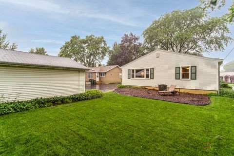 Tiny photo for 528 Ames Street, Libertyville, IL 60048 (MLS # 12688335)