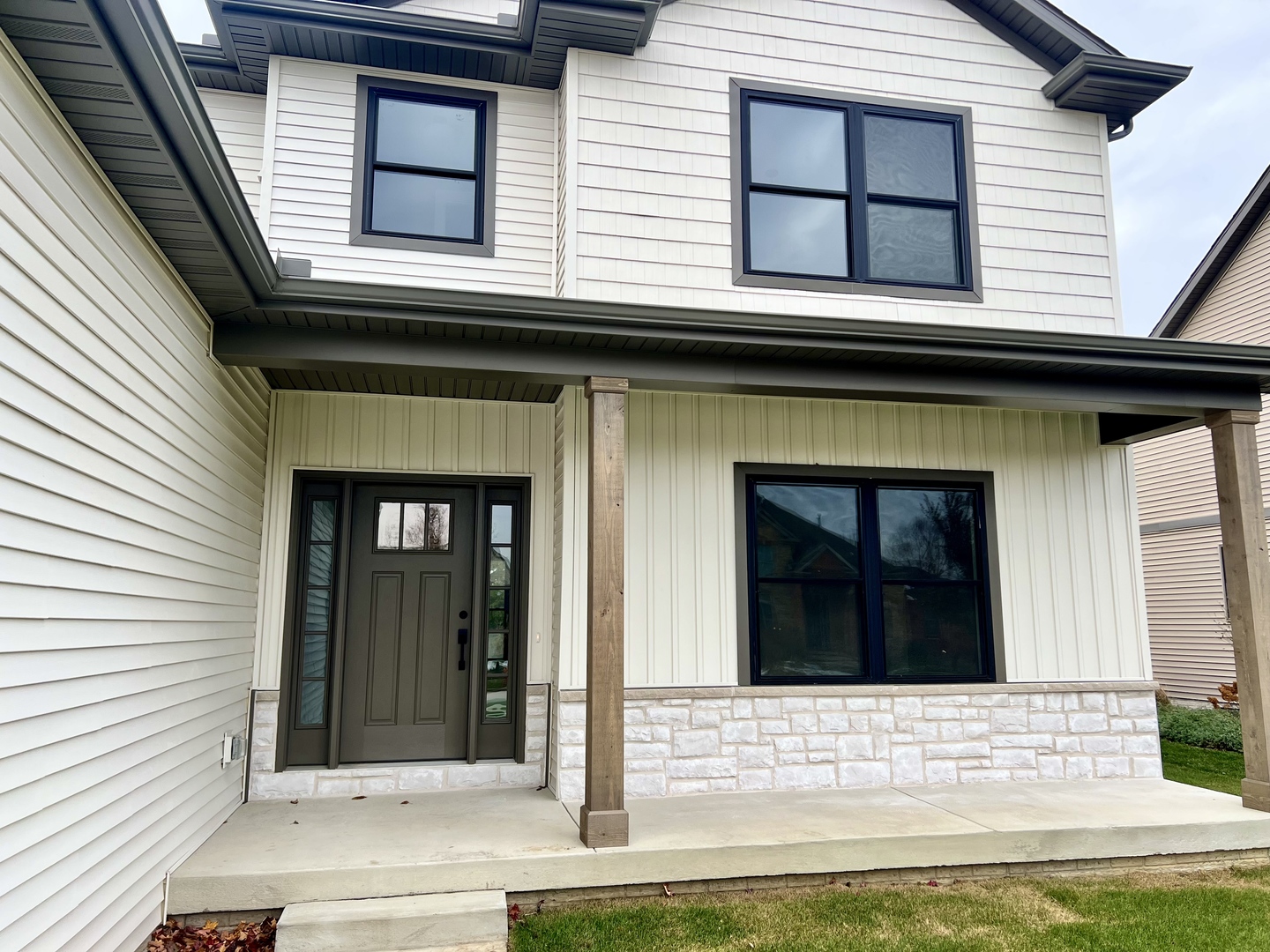 5006 Chestnut Grove Drive