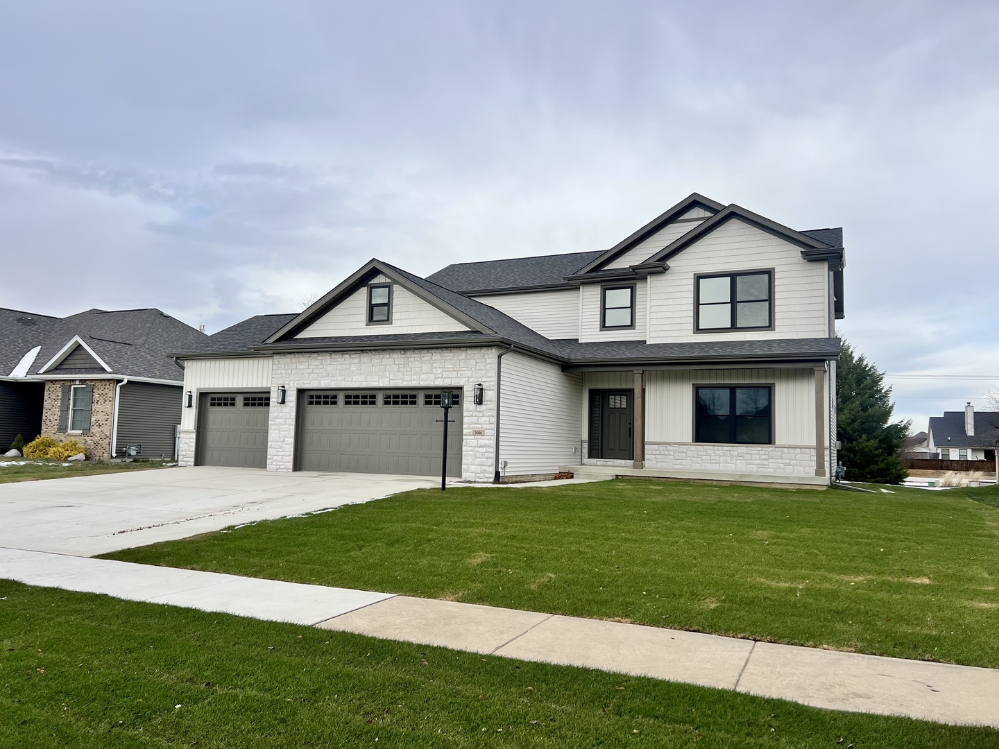 5006 Chestnut Grove Drive
