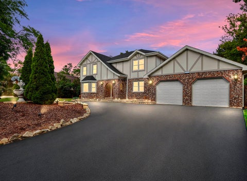 Photo of 801 Waltz Court, Prospect Heights, IL 60070 (MLS # 12706409)