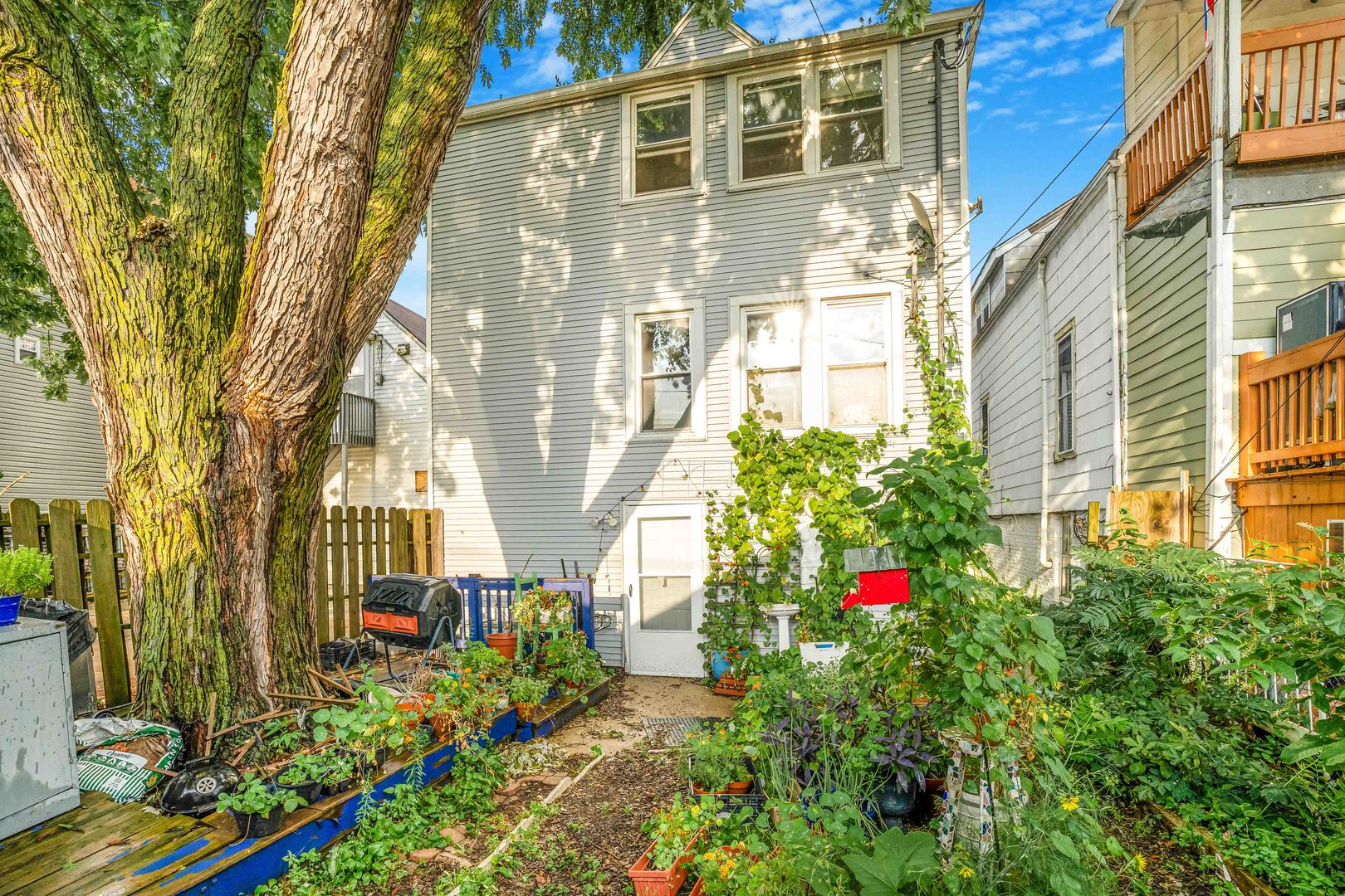 3314 N California Avenue