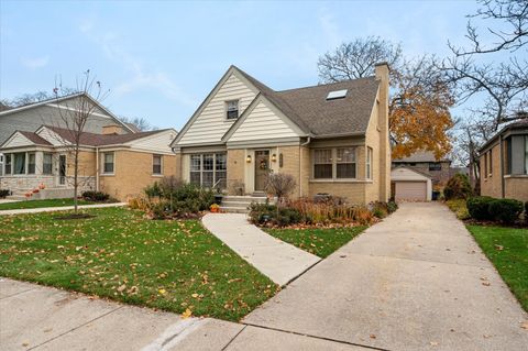 Photo of 349 E Parkview Avenue, Elmhurst, IL 60126 (MLS # 12519878)