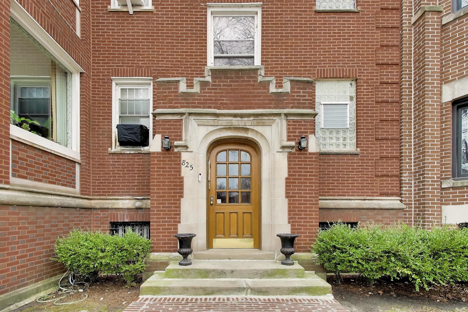 825 E Drexel Square 2