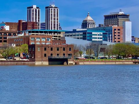 330 SW Water Street Peoria IL 61601