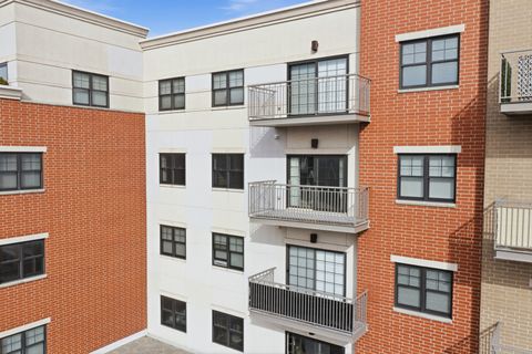 Tiny photo for 14 S Prospect Street #402, Roselle, IL 60172 (MLS # 12587331)