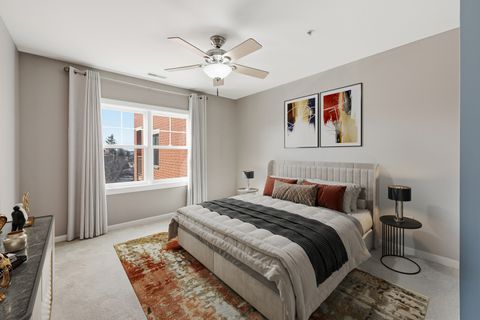 Tiny photo for 14 S Prospect Street #402, Roselle, IL 60172 (MLS # 12587331)