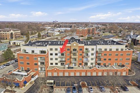 Tiny photo for 14 S Prospect Street #402, Roselle, IL 60172 (MLS # 12587331)