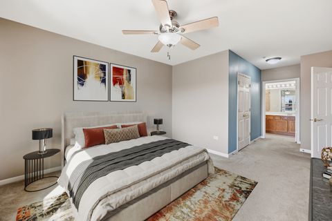 Tiny photo for 14 S Prospect Street #402, Roselle, IL 60172 (MLS # 12587331)