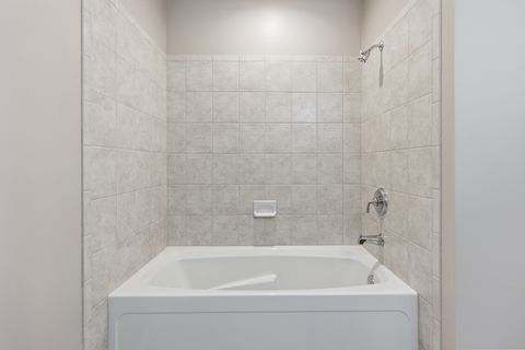 Tiny photo for 14 S Prospect Street #402, Roselle, IL 60172 (MLS # 12587331)