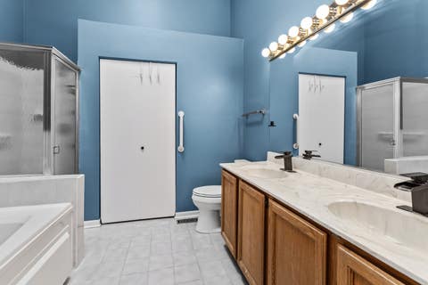 Tiny photo for 933 W Essex Place, Arlington Heights, IL 60004 (MLS # 12735527)
