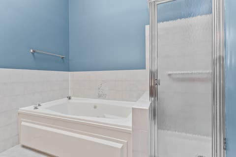 Tiny photo for 933 W Essex Place, Arlington Heights, IL 60004 (MLS # 12735527)