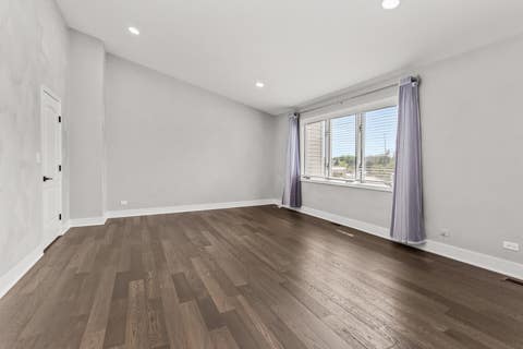 Tiny photo for 933 W Essex Place, Arlington Heights, IL 60004 (MLS # 12735527)