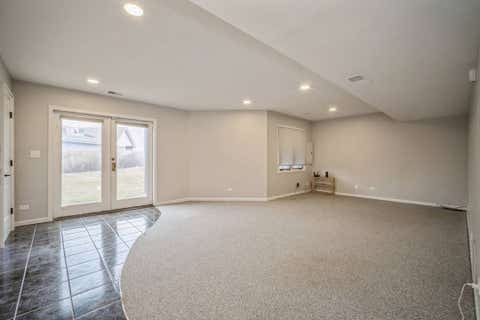Tiny photo for 933 W Essex Place, Arlington Heights, IL 60004 (MLS # 12735527)