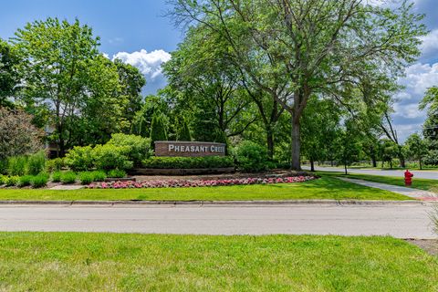 Tiny photo for 3070 Pheasant Creek Drive #201, Northbrook, IL 60062 (MLS # 12381495)
