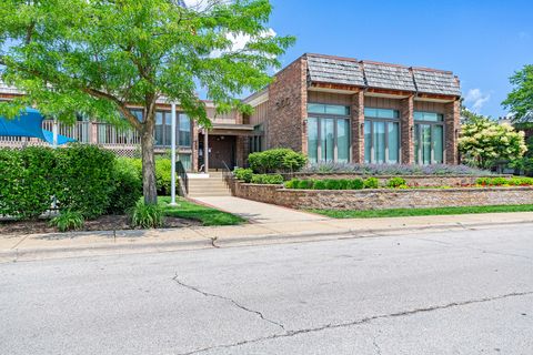 Tiny photo for 3070 Pheasant Creek Drive #201, Northbrook, IL 60062 (MLS # 12381495)