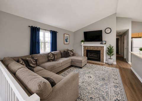 Tiny photo for 634 LE PARC Circle #634, Buffalo Grove, IL 60089 (MLS # 12697069)