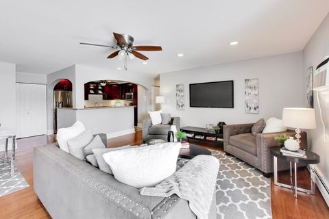 Tiny photo for 3913 Saratoga Avenue #G301, Downers Grove, IL 60515 (MLS # 12623176)